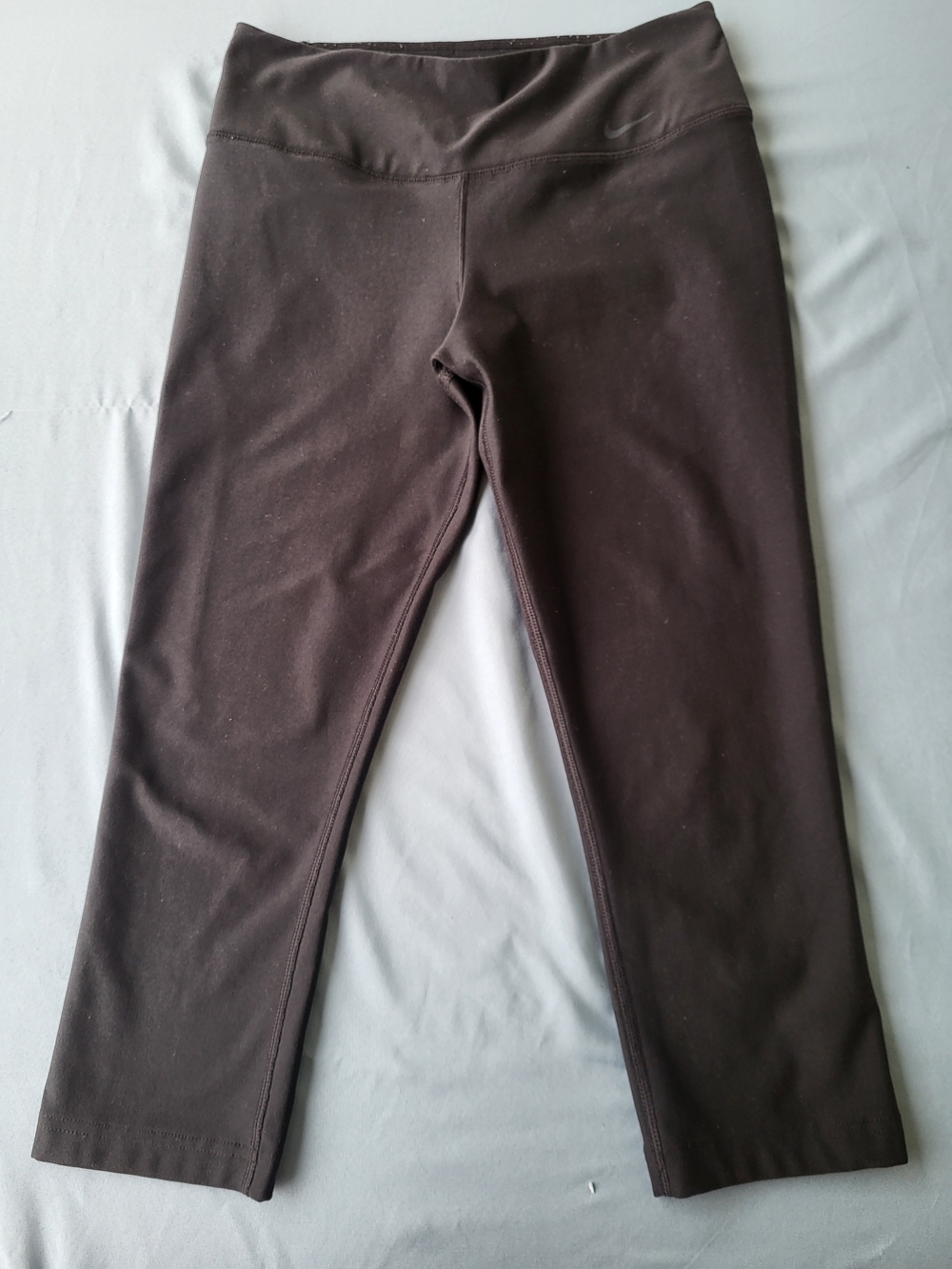 Nike Dri-FIT Legend Capri Leggings Ten Less Plastic Bottles Black Small